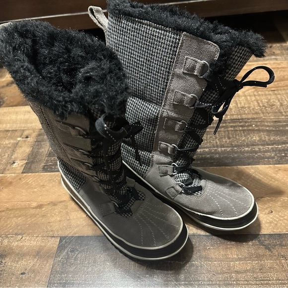 Sorel Tivoli High II Snow Boots - Picture 9 of 9